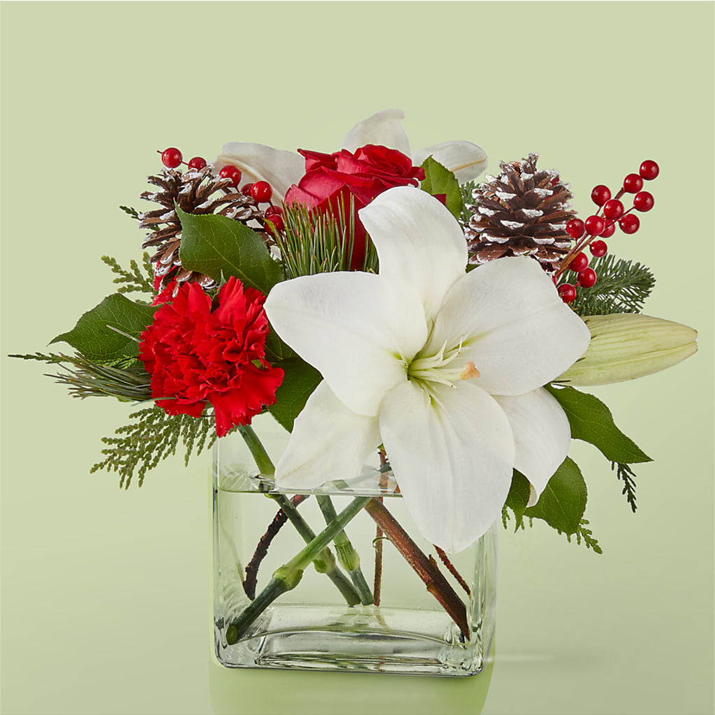 Glistening Icicles Bouquet – FLEUR & CO, Spartanburg SC