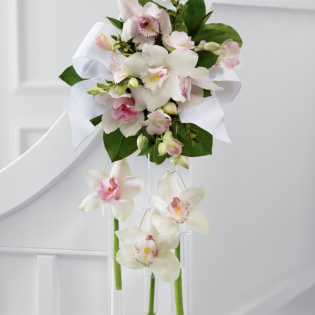Perfect Entrance Pew Arrangement – FLEUR & CO, Spartanburg SC