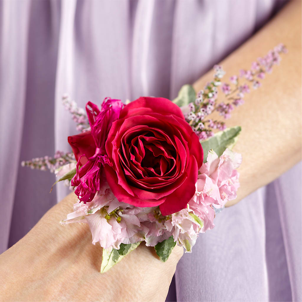 Rose Charm Corsage – FLEUR & CO, Spartanburg SC