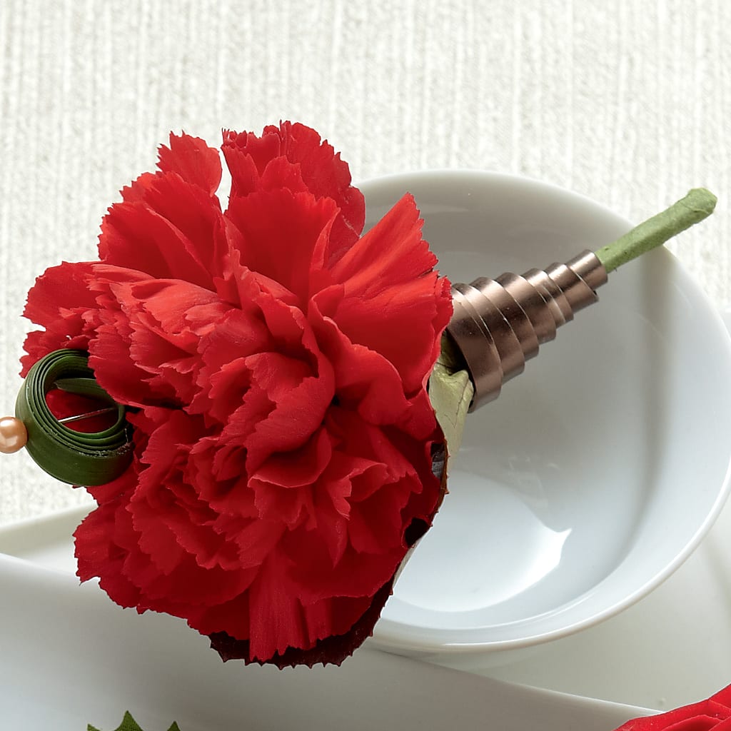 Red Carnation Boutonniere – FLEUR & CO, Spartanburg SC